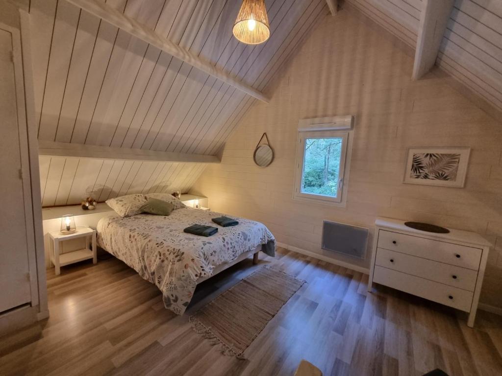 Les Chalets De Saumur, Piscine & Parc Boise, 100M Du Cadrenoir Luaran gambar
