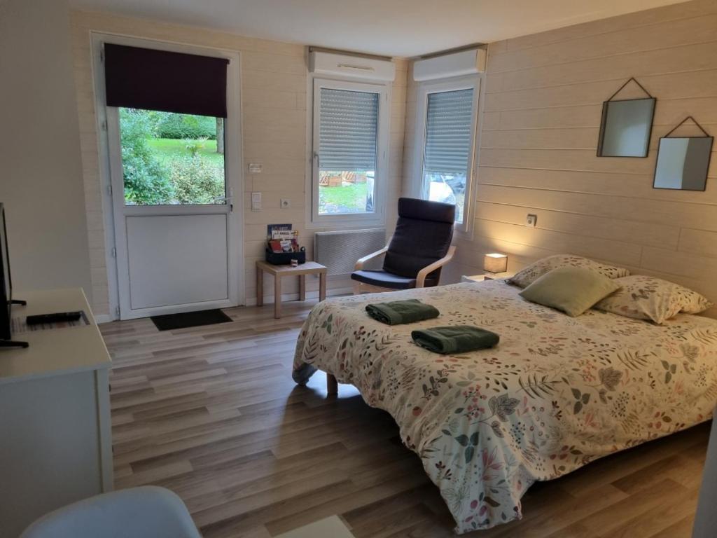 Les Chalets De Saumur, Piscine & Parc Boise, 100M Du Cadrenoir Luaran gambar